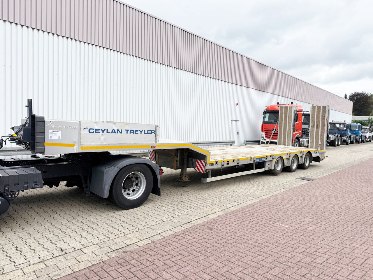 CYL 3 CYL 3, mit Lift-/Lenkachse, faltbare Rampen - Low loader semi-trailer: picture 1 CYL 3 CYL 3, mit Lift-/Lenkachse, faltbare Rampen - Low loader semi-trailer: picture 1