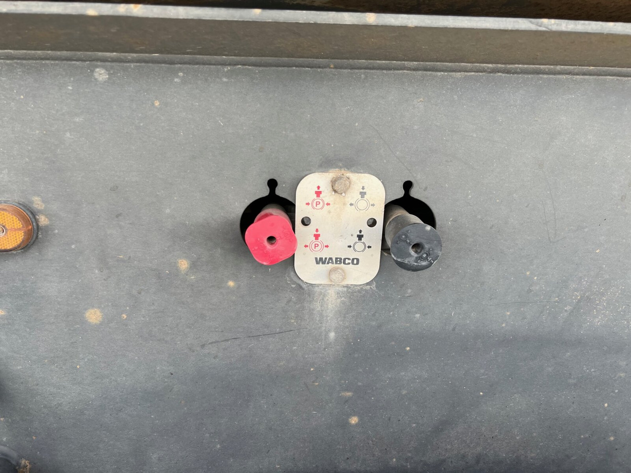 Carnehl CHKS/HH CHKS/HH, Stahlmulde ca. 26m³, Liftachse - Tipper semi-trailer: picture 3 Carnehl CHKS/HH CHKS/HH, Stahlmulde ca. 26m³, Liftachse - Tipper semi-trailer: picture 3