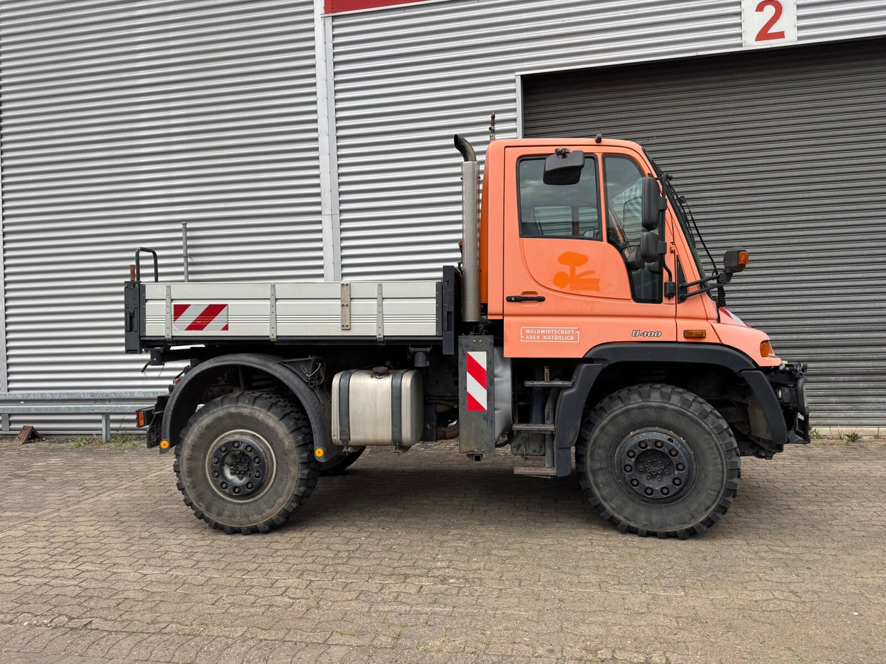 Unimog U 400 405/12 4x4 U 400 405/12 4x4, Kipper, Kommunalhydraulik, VarioPilot, Zapfwelle - Commercial vehicle: picture 2 Unimog U 400 405/12 4x4 U 400 405/12 4x4, Kipper, Kommunalhydraulik, VarioPilot, Zapfwelle - Commercial vehicle: picture 2