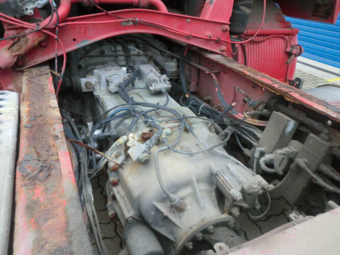 Cab chassis truck FH New 12-420 4x2: picture 6