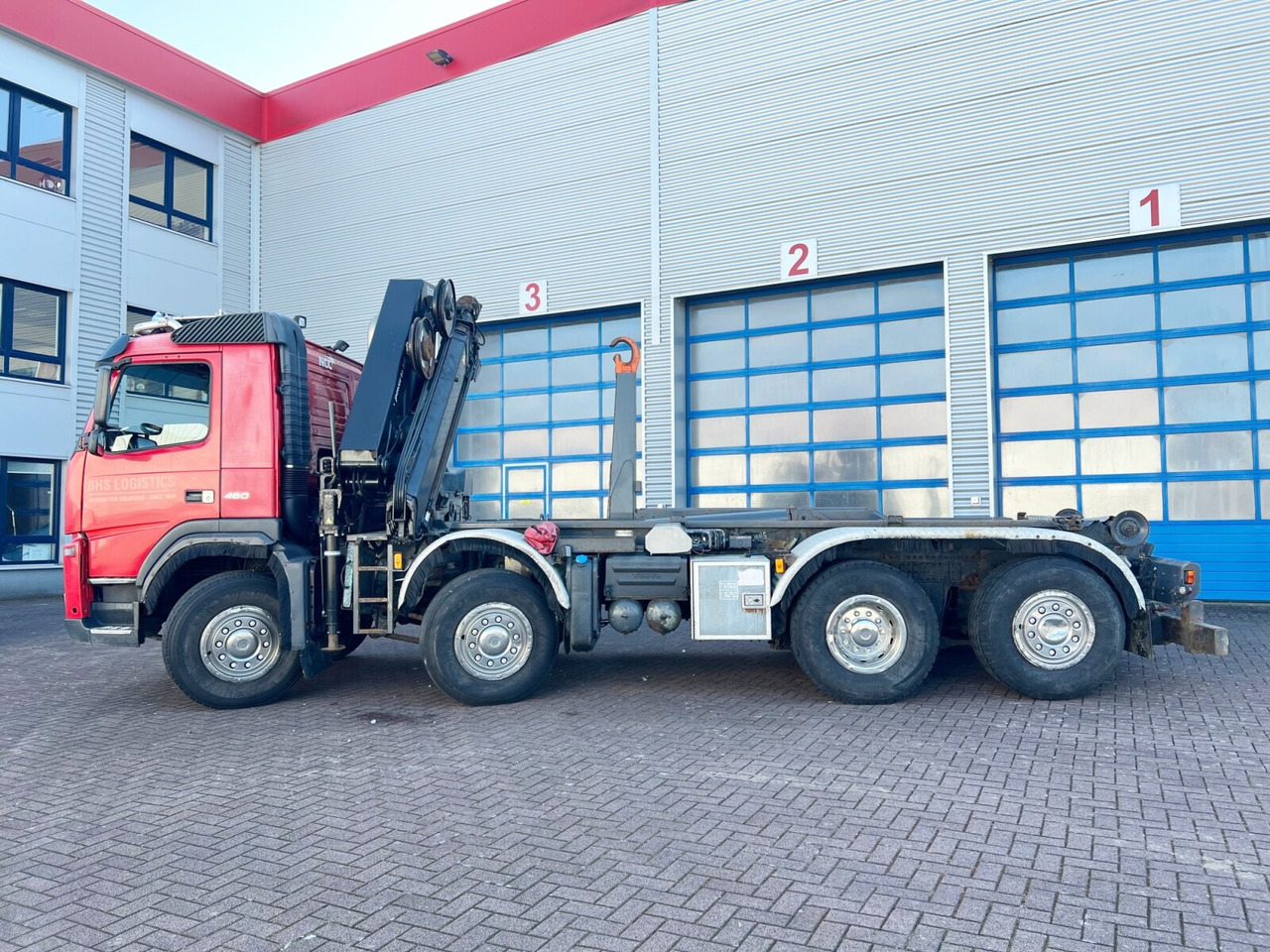 FM 460 8x2-6 FM 460 8x2-6, Lenk-/Liftachse, Kran HMF 2020-K4, Funk - Hook lift truck, Crane truck: picture 3 FM 460 8x2-6 FM 460 8x2-6, Lenk-/Liftachse, Kran HMF 2020-K4, Funk - Hook lift truck, Crane truck: picture 3
