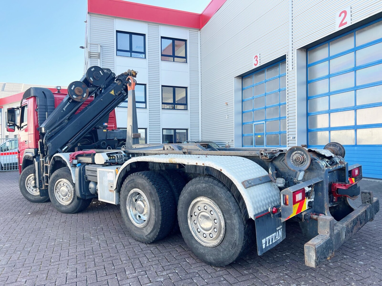 FM 460 8x2-6 FM 460 8x2-6, Lenk-/Liftachse, Kran HMF 2020-K4, Funk - Hook lift truck, Crane truck: picture 2 FM 460 8x2-6 FM 460 8x2-6, Lenk-/Liftachse, Kran HMF 2020-K4, Funk - Hook lift truck, Crane truck: picture 2