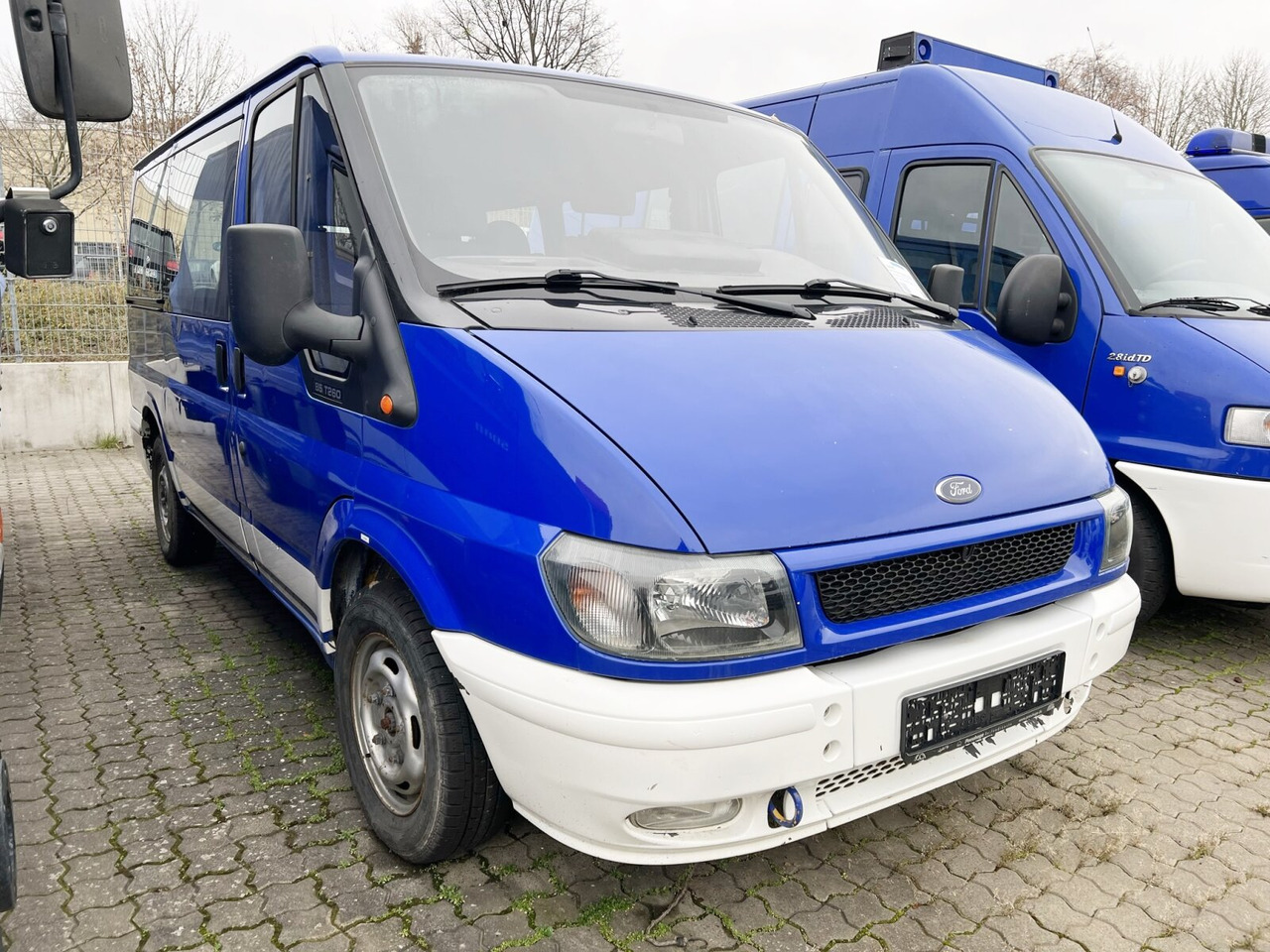 Ford Ford Transit 2,0 TDE 4x2 Ford Transit 2,0 TDE 4x2, EX-THW, 6 Sitze - Combi van: picture 2 Ford Ford Transit 2,0 TDE 4x2 Ford Transit 2,0 TDE 4x2, EX-THW, 6 Sitze - Combi van: picture 2
