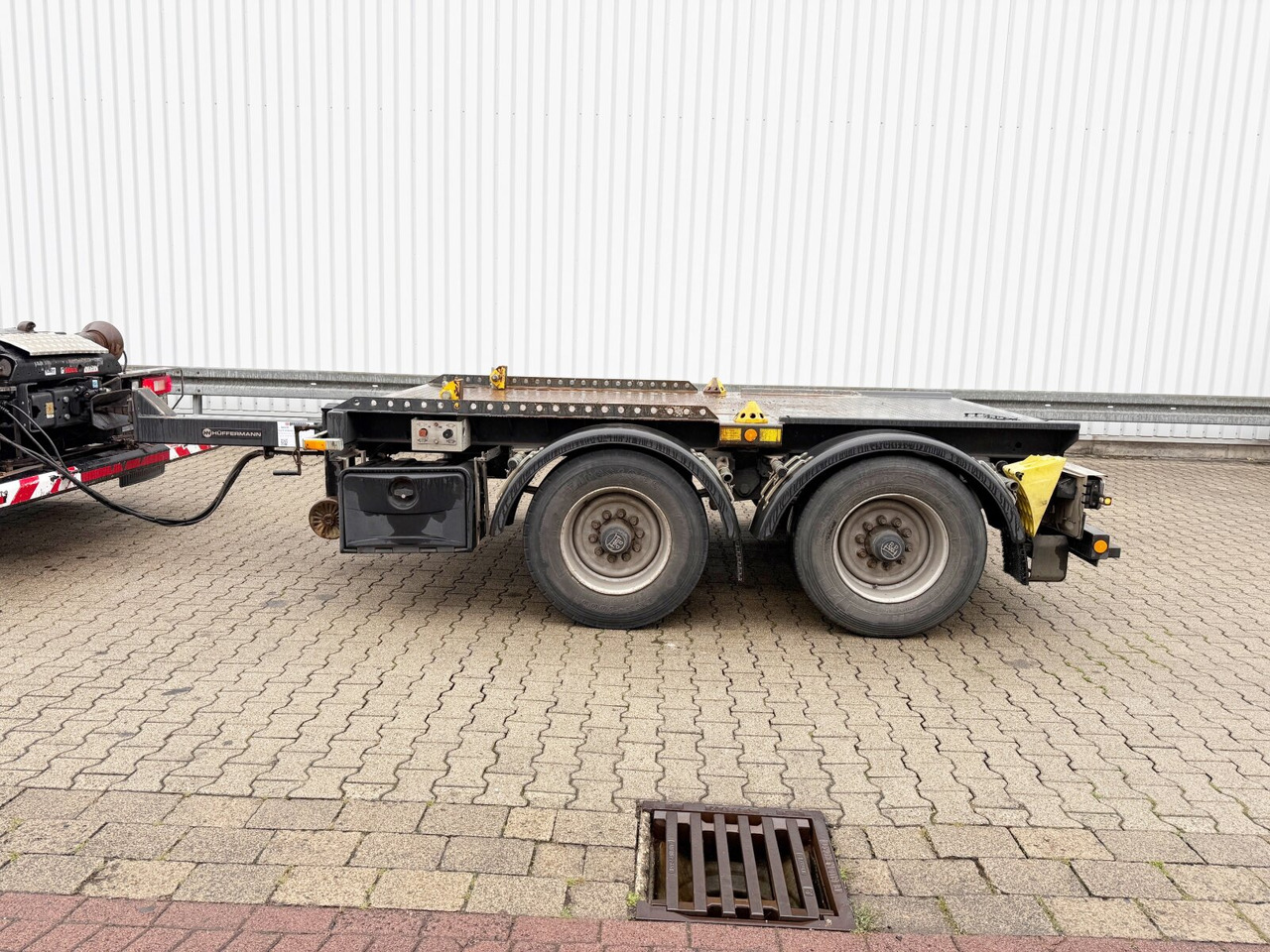 HTM 13.35 P HTM 13.35 P Absetzanhänger - Dropside/ Flatbed trailer: picture 3 HTM 13.35 P HTM 13.35 P Absetzanhänger - Dropside/ Flatbed trailer: picture 3