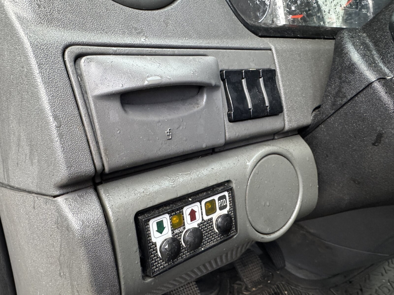 Iveco Daily 70C14D 4x2 Doka Daily 70C14D 4x2 Doka, EEV, City-Abroller - Hook lift truck: picture 3 Iveco Daily 70C14D 4x2 Doka Daily 70C14D 4x2 Doka, EEV, City-Abroller - Hook lift truck: picture 3