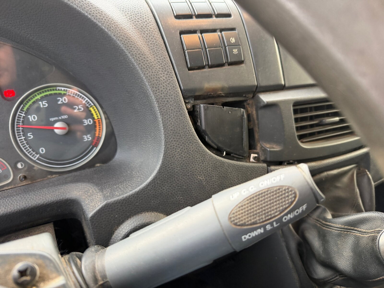 Iveco EuroCargo ML75E16 4x2 EuroCargo ML75E16 4x2, City-Abroller - Hook lift truck: picture 5 Iveco EuroCargo ML75E16 4x2 EuroCargo ML75E16 4x2, City-Abroller - Hook lift truck: picture 5