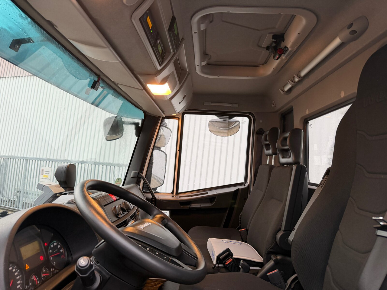 Iveco ML180E32 4x2 ML180E32 4x2 - Tipper: picture 2 Iveco ML180E32 4x2 ML180E32 4x2 - Tipper: picture 2