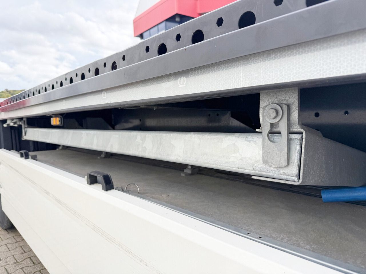 Krone SDP 27 SDP 27, Liftachse, Twist-Locks, 20/2x20/40Fuß, Neuwertig! - Dropside/ Flatbed semi-trailer: picture 2 Krone SDP 27 SDP 27, Liftachse, Twist-Locks, 20/2x20/40Fuß, Neuwertig! - Dropside/ Flatbed semi-trailer: picture 2