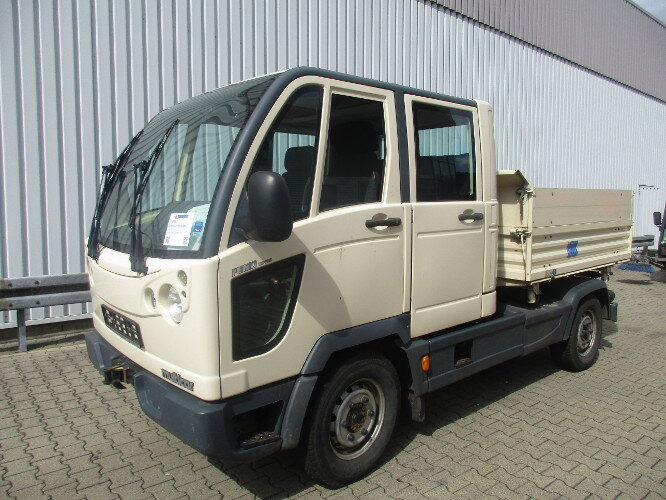 M 30 FUMO 4x4 DOKA M30 Fumo 4x4 Doka Kipper - Tipper: picture 1 M 30 FUMO 4x4 DOKA M30 Fumo 4x4 Doka Kipper - Tipper: picture 1