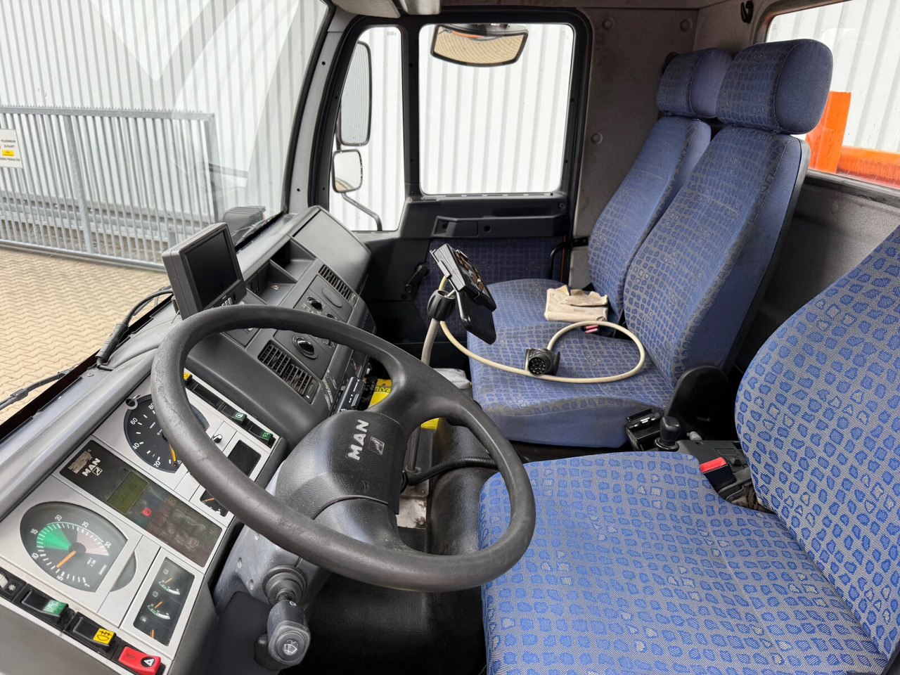 MAN 14.225 LAK 4x4 BB 14.225 LAK 4x4 BB, Winterdienstausstattung - Tipper: picture 3 MAN 14.225 LAK 4x4 BB 14.225 LAK 4x4 BB, Winterdienstausstattung - Tipper: picture 3