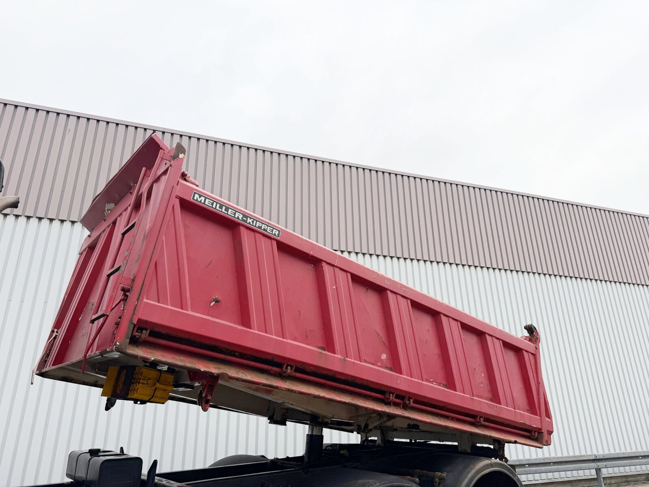 MAN TGA 26.400 6x6 BB TGA 26.400 6x6 BB, Winterdienstausstattung - Tipper: picture 2 MAN TGA 26.400 6x6 BB TGA 26.400 6x6 BB, Winterdienstausstattung - Tipper: picture 2