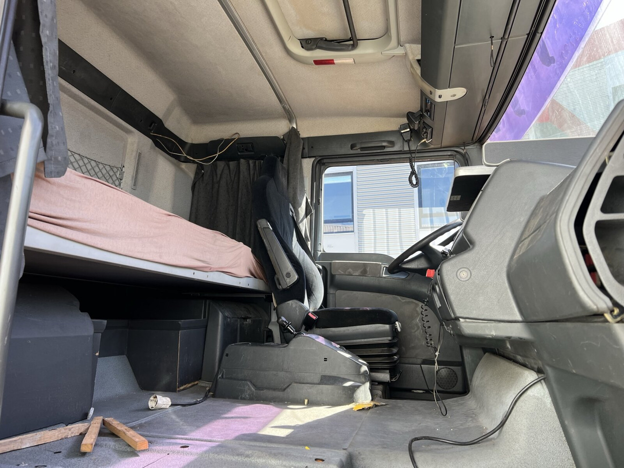 MAN TGA 26.430 6X4 BL TGA 26.430 6X4 BL - Cab chassis truck: picture 2 MAN TGA 26.430 6X4 BL TGA 26.430 6X4 BL - Cab chassis truck: picture 2