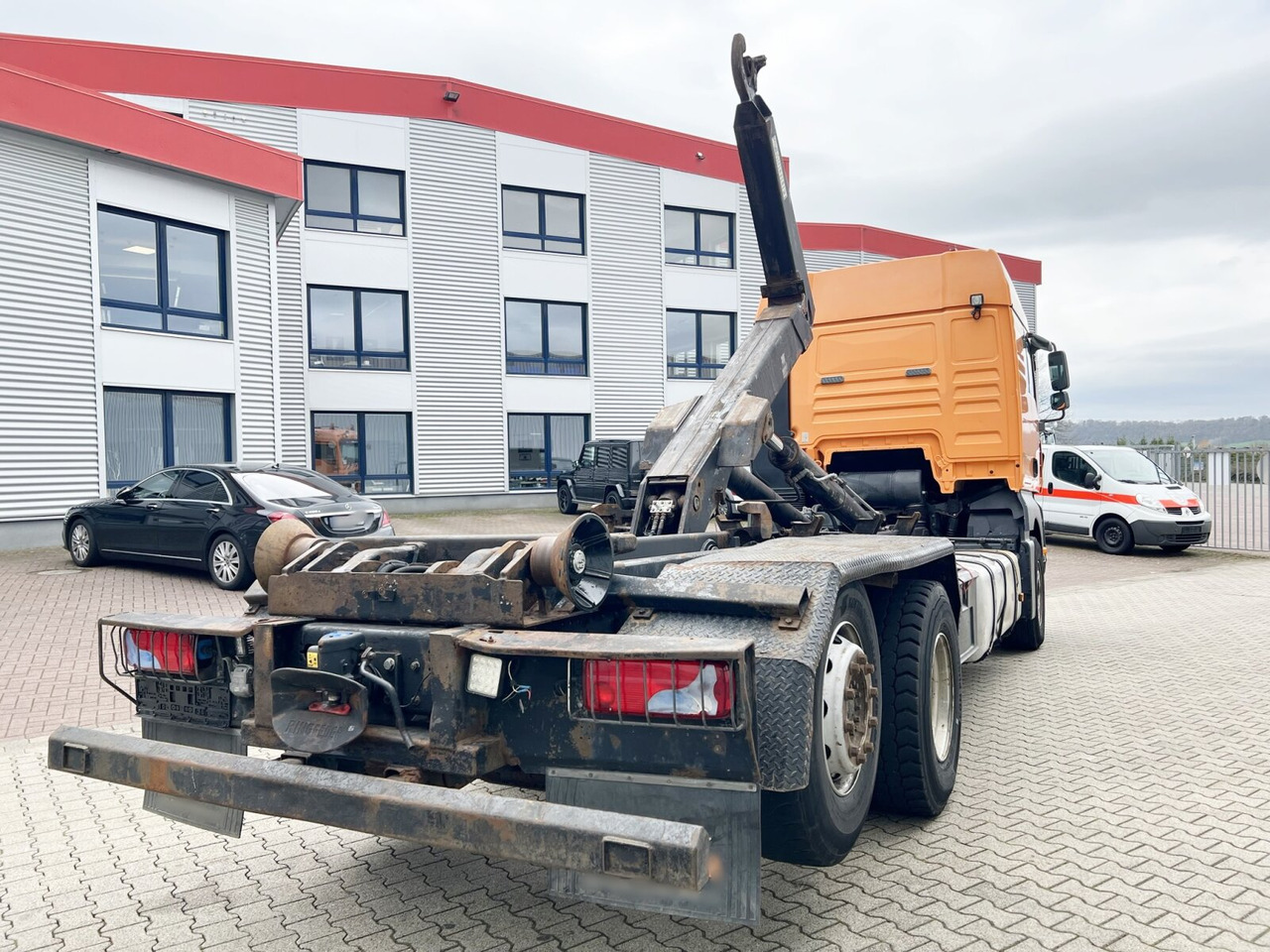 Hook lift truck MAN TGA 26.440 6X2-2 BL TGA 26.440 6X2-2 BL, Liftachse: picture 10