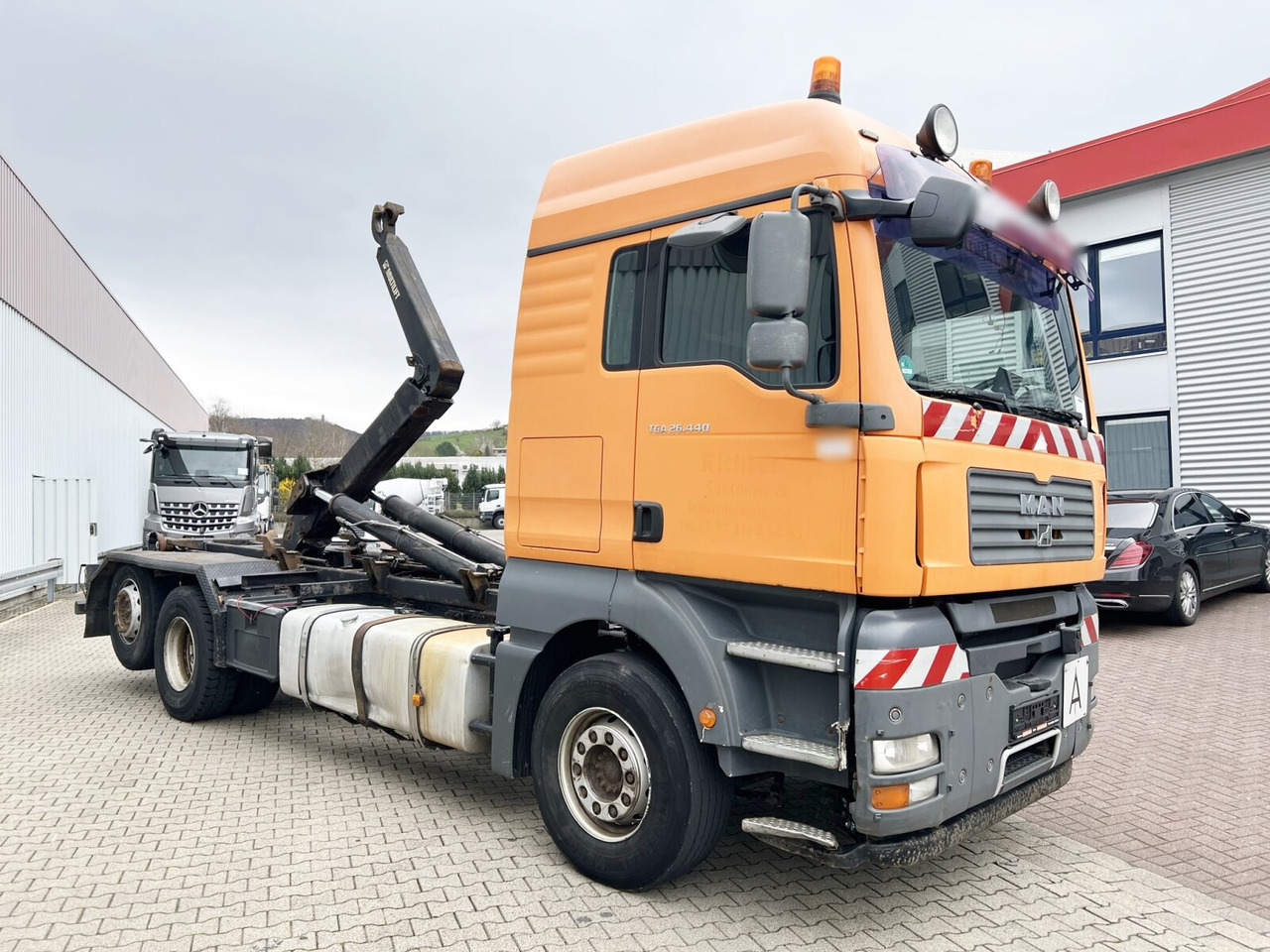 Interior photo 1: Hook lift truck MAN TGA 26.440 6X2-2 BL TGA 26.440 6X2-2 BL, Liftachse