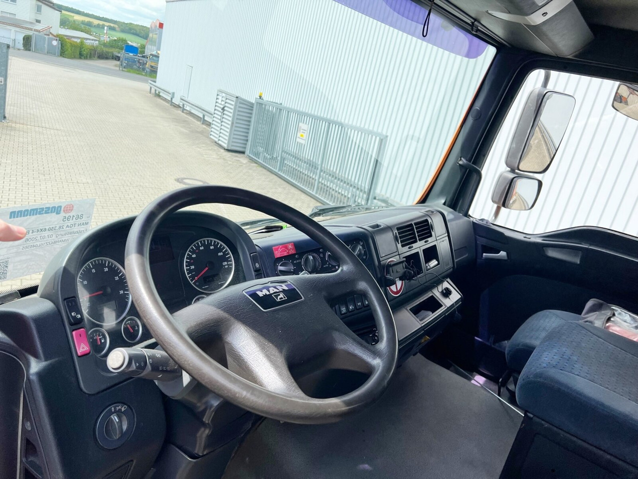 MAN TGA 28.350 6X4-4 BL TGA 28.350 6X4-4 BL, Lift-/Lenkachse, Meiller - Hook lift truck: picture 3 MAN TGA 28.350 6X4-4 BL TGA 28.350 6X4-4 BL, Lift-/Lenkachse, Meiller - Hook lift truck: picture 3