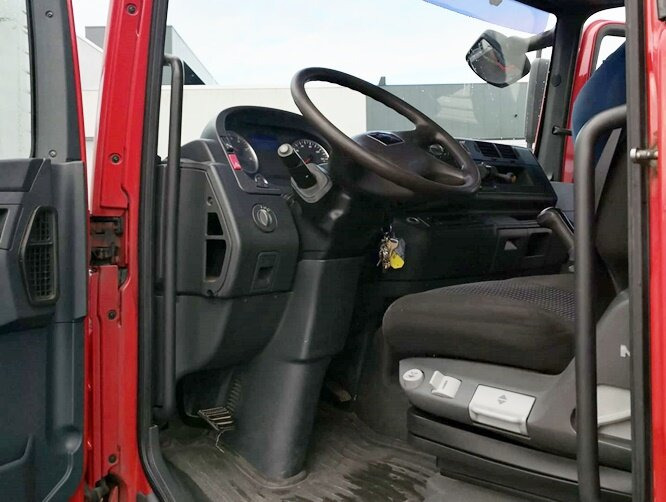 Interior photo 1: Tipper MAN TGL 12.180 4x2 BB Doka TGL 12.180 4x2 BB Doka