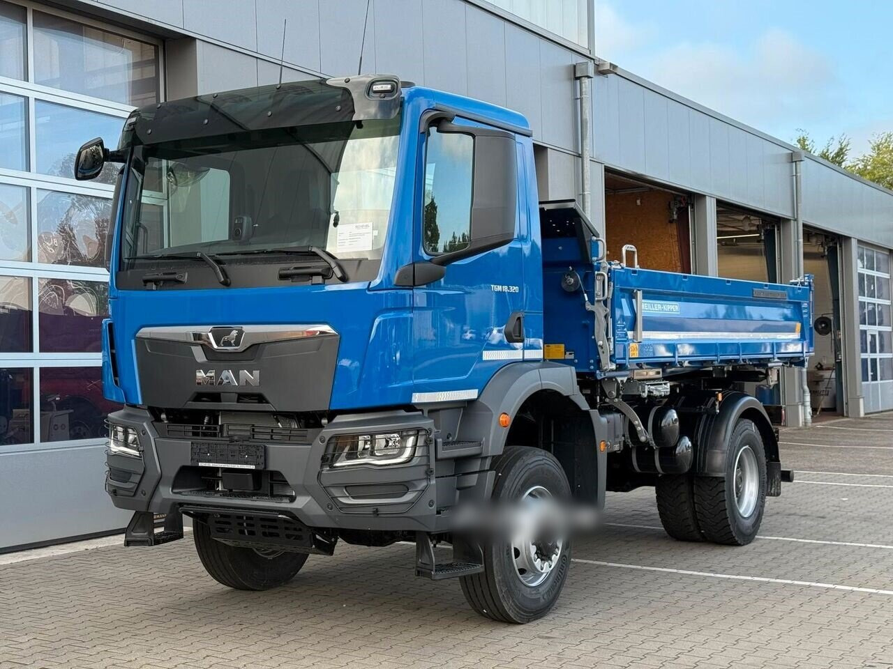 MAN TGM 18.320 4x4 BB CH TGM 18.320 4x4 BB CH, Navi, Meiller Trigenius - Tipper: picture 2 MAN TGM 18.320 4x4 BB CH TGM 18.320 4x4 BB CH, Navi, Meiller Trigenius - Tipper: picture 2