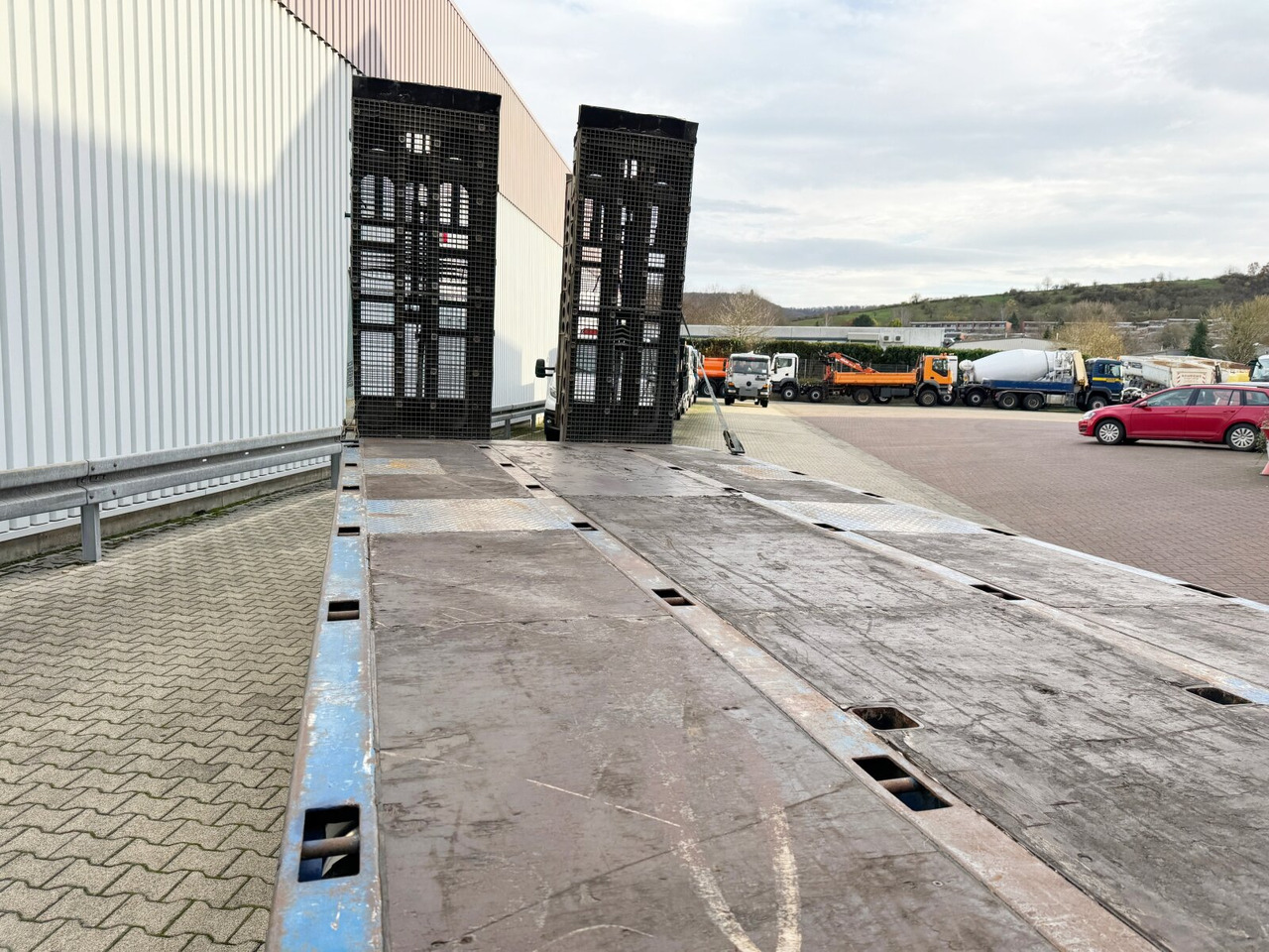 MAN TGS 24.320 6X2-2 LL-U TGS 24.320 6X2-2 LL-U, EEV, Lenkachse, Maschinentransporter - Dropside/ Flatbed truck: picture 2 MAN TGS 24.320 6X2-2 LL-U TGS 24.320 6X2-2 LL-U, EEV, Lenkachse, Maschinentransporter - Dropside/ Flatbed truck: picture 2