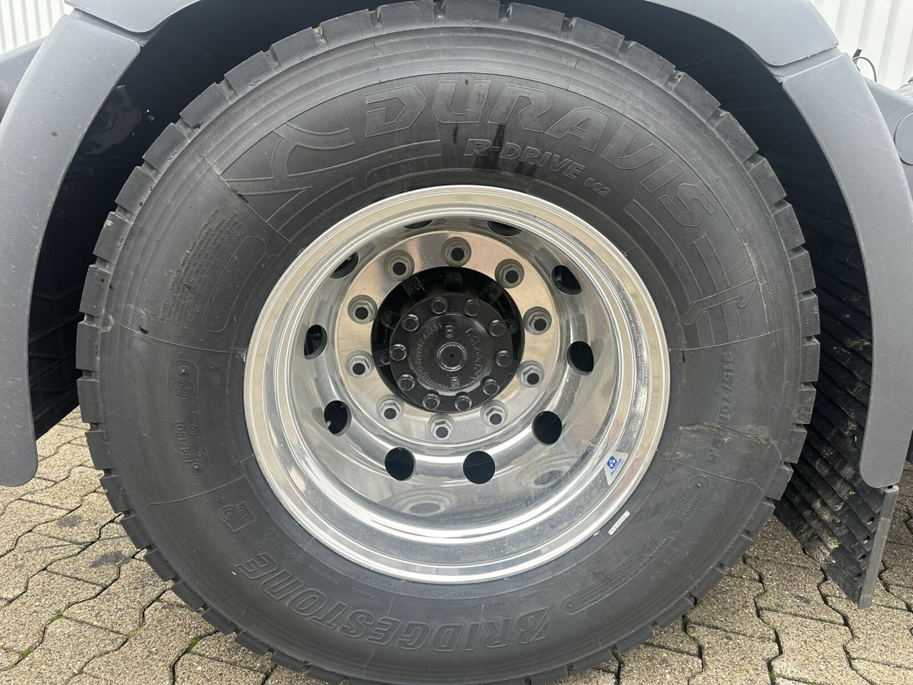 MAN TGS 26.440 6x2-4 LL CH TGS 26.440 6x2-4 LL CH, Lenk-/Liftachse, Navi, LED - Cab chassis truck: picture 5 MAN TGS 26.440 6x2-4 LL CH TGS 26.440 6x2-4 LL CH, Lenk-/Liftachse, Navi, LED - Cab chassis truck: picture 5