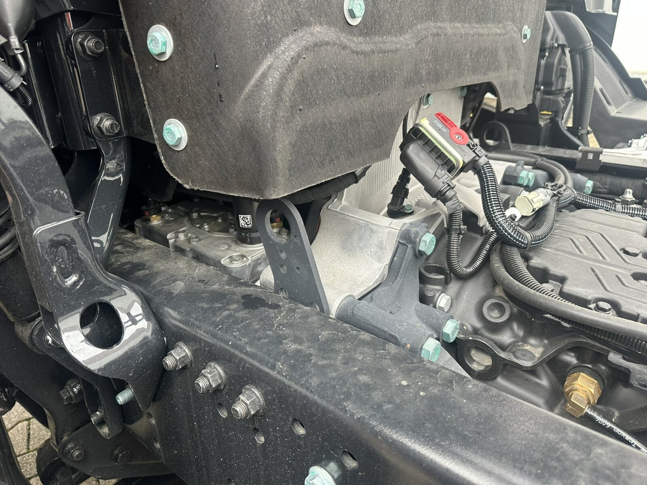 MAN TGS 26.440 6x2-4 LL CH TGS 26.440 6x2-4 LL CH, Lenk-/Liftachse, Navi, LED - Cab chassis truck: picture 2 MAN TGS 26.440 6x2-4 LL CH TGS 26.440 6x2-4 LL CH, Lenk-/Liftachse, Navi, LED - Cab chassis truck: picture 2