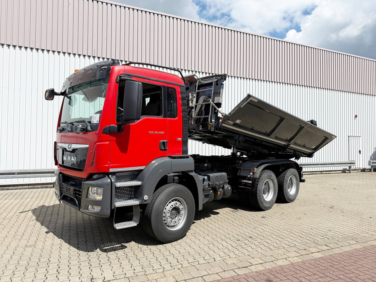 MAN TGS 26.460 6x4 BB TGS 26.460 6x4 BB, Intarder, Bordmatik - Tipper: picture 1 MAN TGS 26.460 6x4 BB TGS 26.460 6x4 BB, Intarder, Bordmatik - Tipper: picture 1