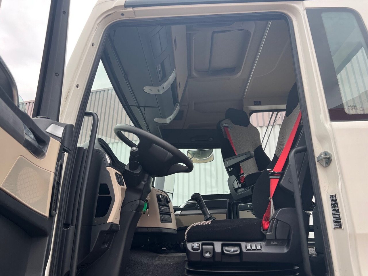 MAN TGS 33.360/440 6x4 BB TGS 33.360/440 6x4 BB, Häckslerkabine, NMV Nebenantrieb - Cab chassis truck: picture 2 MAN TGS 33.360/440 6x4 BB TGS 33.360/440 6x4 BB, Häckslerkabine, NMV Nebenantrieb - Cab chassis truck: picture 2