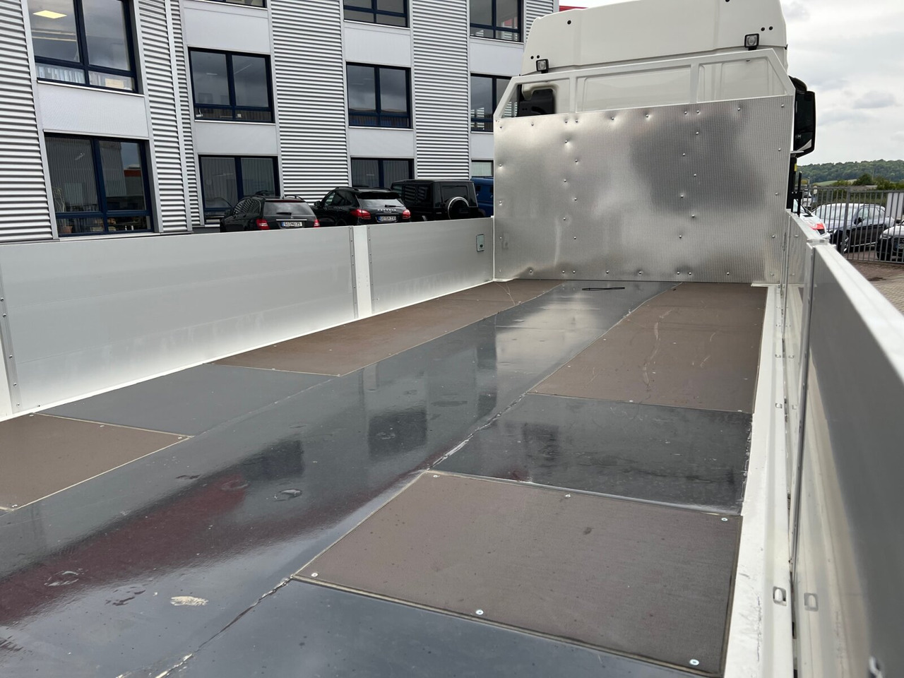 New Crane truck, Dropside/ Flatbed truck MAN TGX 26.510 6x2-4 LL CH TGX 26.510 6x2-4 LL, Kran Hiab X-HiPro 548 E-8, Lenk-/Liftachse, TwistLock 20Fuß, Funk, Retarder: picture 5 New Crane truck, Dropside/ Flatbed truck MAN TGX 26.510 6x2-4 LL CH TGX 26.510 6x2-4 LL, Kran Hiab X-HiPro 548 E-8, Lenk-/Liftachse, TwistLock 20Fuß, Funk, Retarder: picture 5