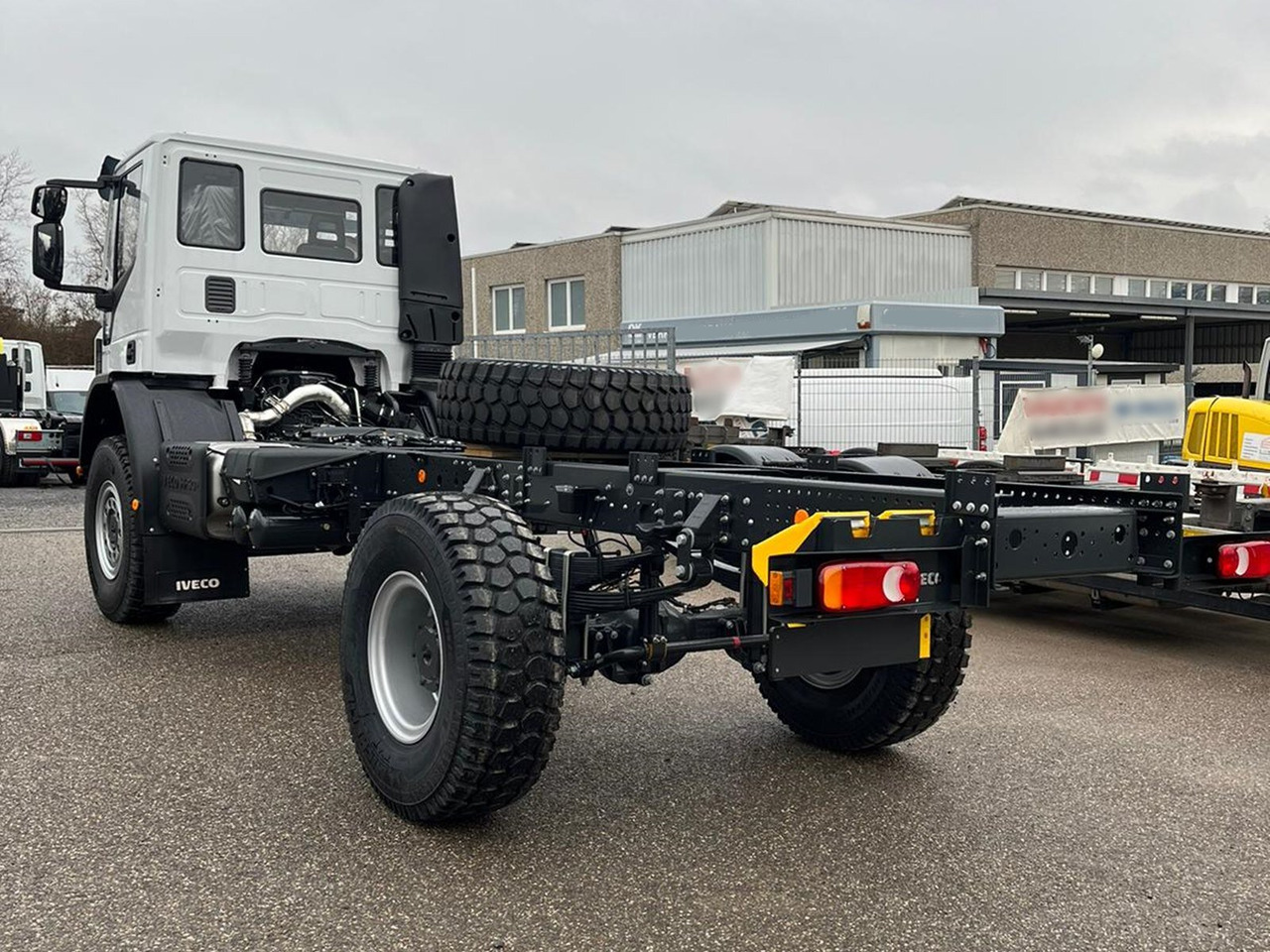 New Cab chassis truck ML150E25WS 4x4 ML150E25WS 4x4, Einzelbereifung, 4x VORNANDEN!: picture 9