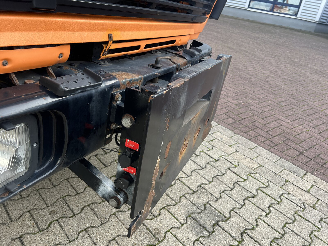 Mercedes-Benz 1617 C 4x2 1617 C 4x2, Winterdienstausstattung - Snow removal vehicle: picture 4 Mercedes-Benz 1617 C 4x2 1617 C 4x2, Winterdienstausstattung - Snow removal vehicle: picture 4
