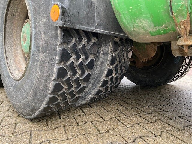 Mercedes-Benz 2635 6x4 2635 6x4, V8-Motor - Tipper: picture 2 Mercedes-Benz 2635 6x4 2635 6x4, V8-Motor - Tipper: picture 2