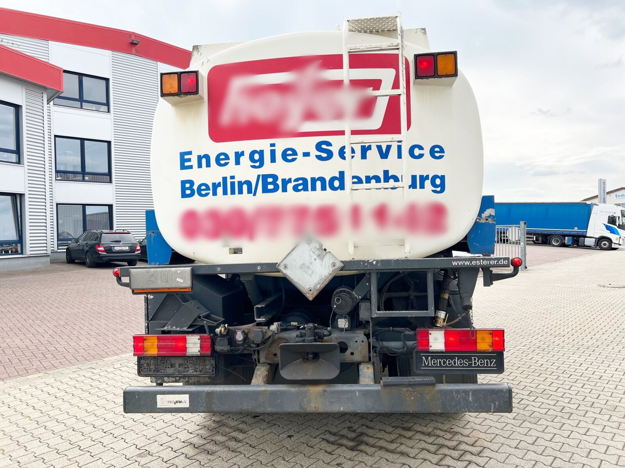 Mercedes-Benz Actros 1841 L 4x2 Actros 1841 L 4x2, Esterer-Tankaufbau, 3 Kammern, 14.000l, ADR - Tank truck: picture 2 Mercedes-Benz Actros 1841 L 4x2 Actros 1841 L 4x2, Esterer-Tankaufbau, 3 Kammern, 14.000l, ADR - Tank truck: picture 2