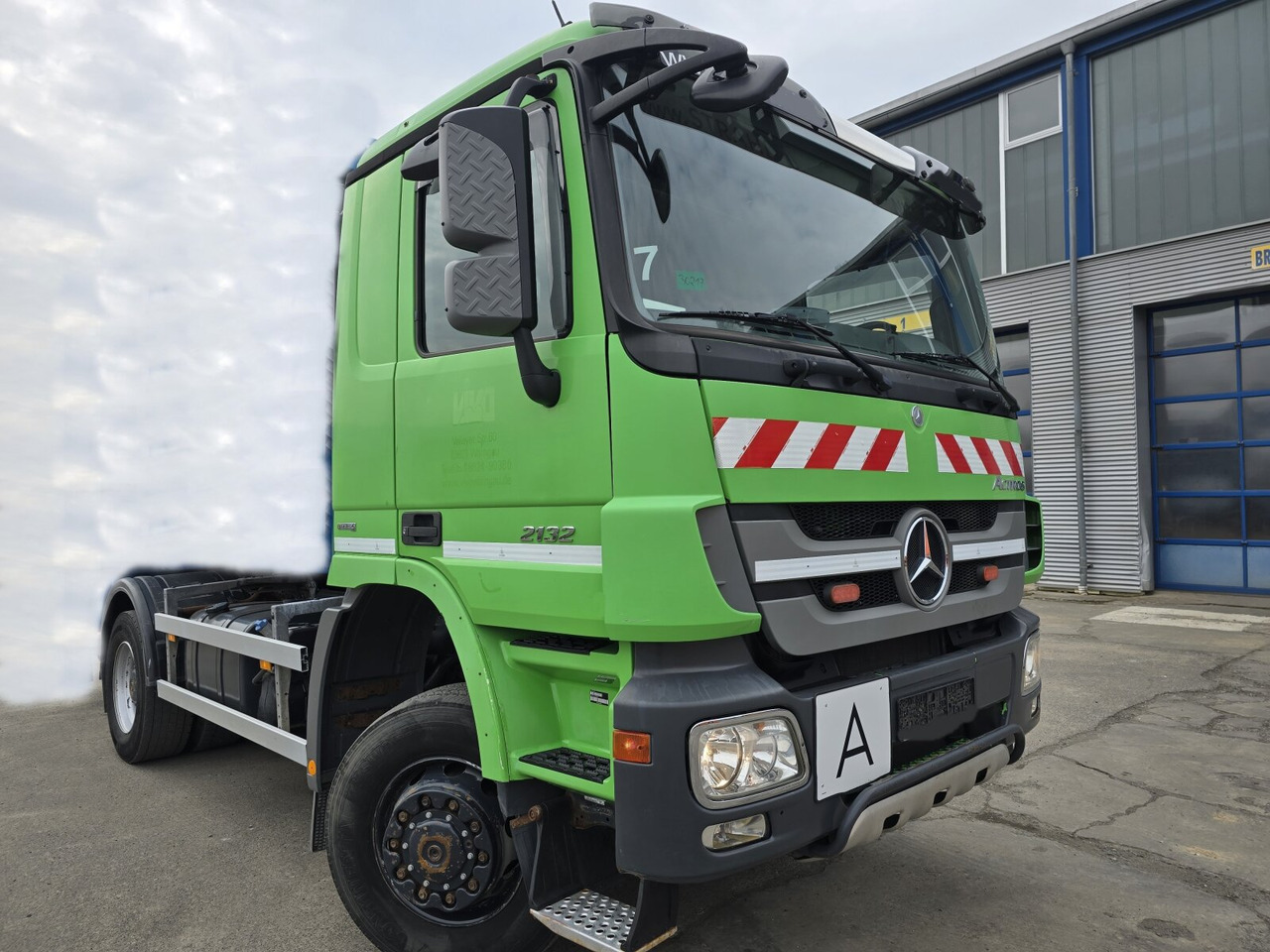 Mercedes-Benz Actros 2032 LA 4x4 Actros 2032 LA 4x4/ Rdstand 3.600 mm - Cab chassis truck: picture 1 Mercedes-Benz Actros 2032 LA 4x4 Actros 2032 LA 4x4/ Rdstand 3.600 mm - Cab chassis truck: picture 1