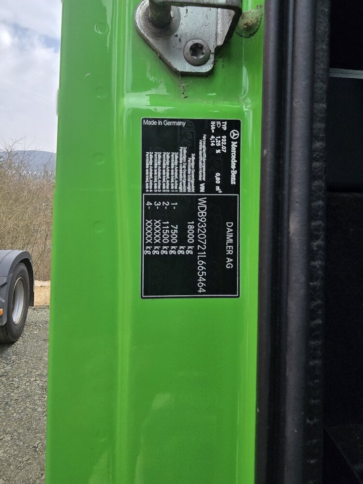 Mercedes-Benz Actros 2032 LA 4x4 Actros 2032 LA 4x4/ Rdstand 3.600 mm - Cab chassis truck: picture 2 Mercedes-Benz Actros 2032 LA 4x4 Actros 2032 LA 4x4/ Rdstand 3.600 mm - Cab chassis truck: picture 2