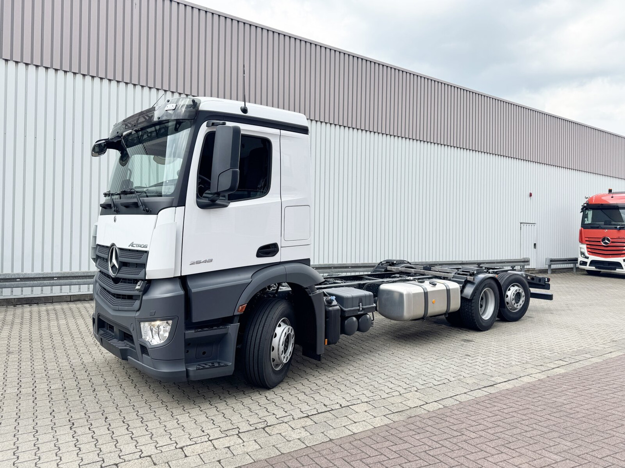 Mercedes-Benz Actros 2548 L 6x2 Actros 2548 L 6x2, Retarder, Lenk-/Liftachse - Cab chassis truck: picture 1 Mercedes-Benz Actros 2548 L 6x2 Actros 2548 L 6x2, Retarder, Lenk-/Liftachse - Cab chassis truck: picture 1