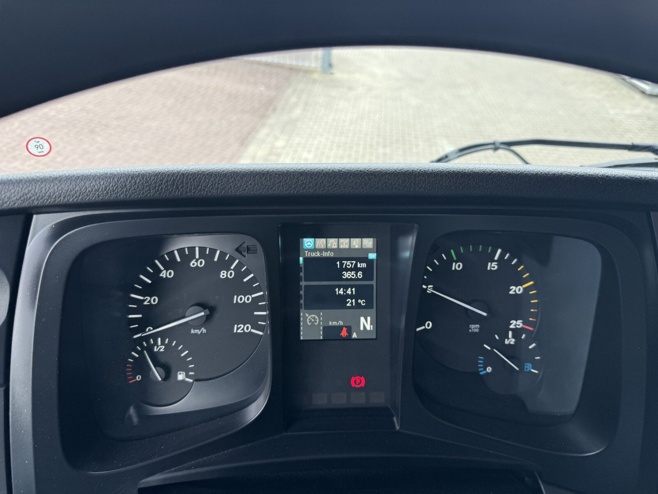 Mercedes-Benz Actros 2548 L 6x2 Actros 2548 L 6x2, Retarder, Lenk-/Liftachse - Cab chassis truck: picture 3 Mercedes-Benz Actros 2548 L 6x2 Actros 2548 L 6x2, Retarder, Lenk-/Liftachse - Cab chassis truck: picture 3