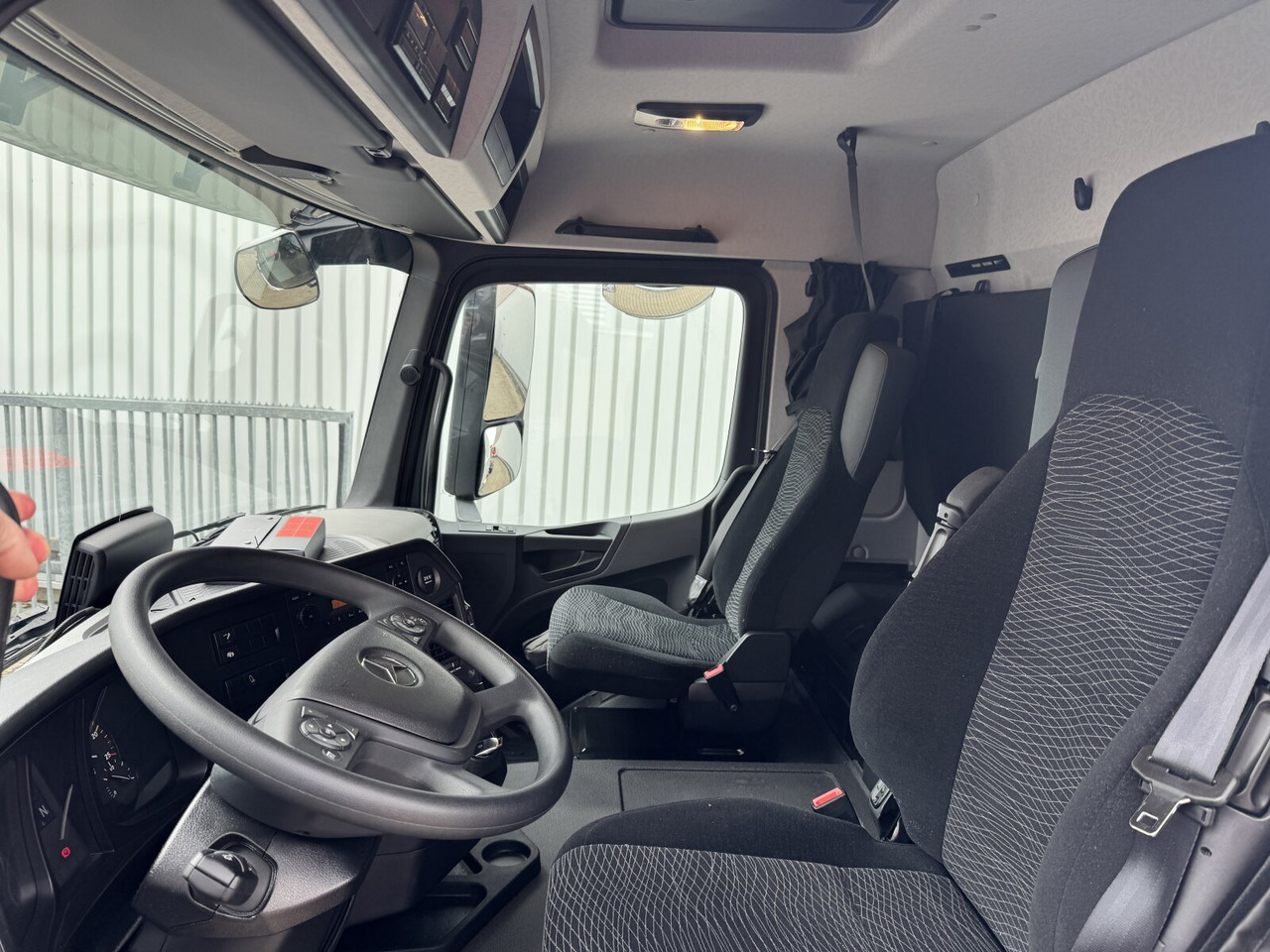 Mercedes-Benz Actros 2548 L 6x2 Actros 2548 L 6x2, Retarder, Lenk-/Liftachse - Cab chassis truck: picture 2 Mercedes-Benz Actros 2548 L 6x2 Actros 2548 L 6x2, Retarder, Lenk-/Liftachse - Cab chassis truck: picture 2