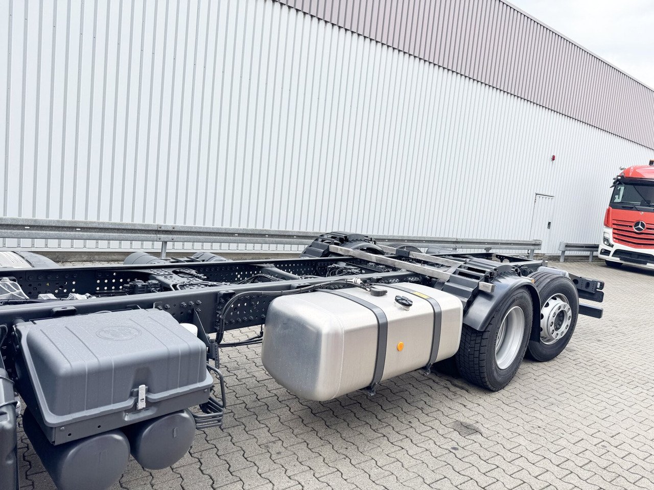 New Cab chassis truck Mercedes-Benz Actros 2548 L 6x2 Actros 2548 L 6x2, Retarder, Lenk-/Liftachse: picture 14