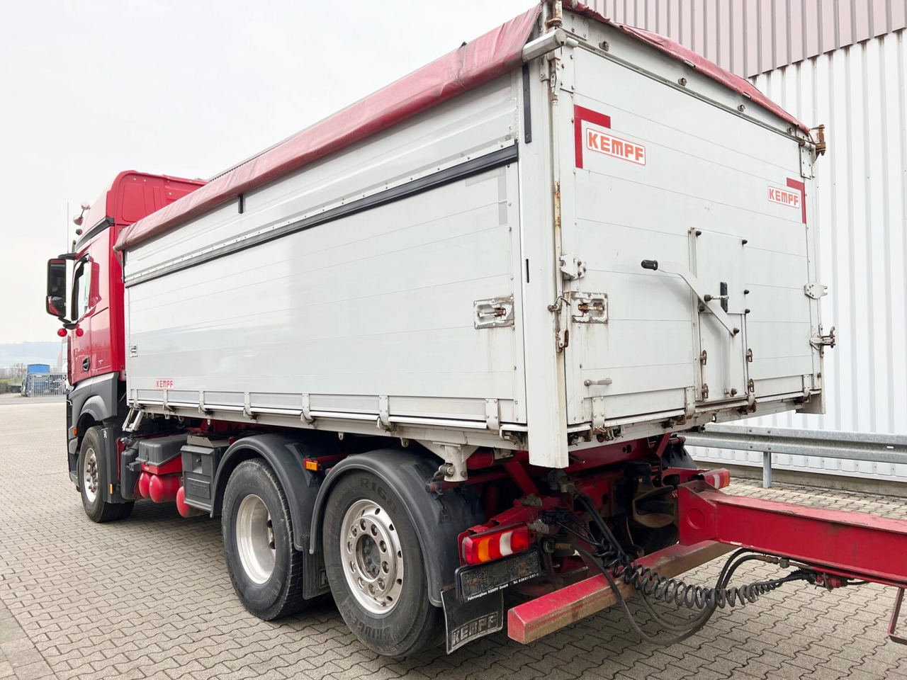 Tipper Mercedes-Benz Actros 2548 L 6x2 Actros 2548 L 6x2, Retarder, Liftachse, StreamSpace, 2-Seiten-Getreidekipper: picture 11 Tipper Mercedes-Benz Actros 2548 L 6x2 Actros 2548 L 6x2, Retarder, Liftachse, StreamSpace, 2-Seiten-Getreidekipper: picture 11