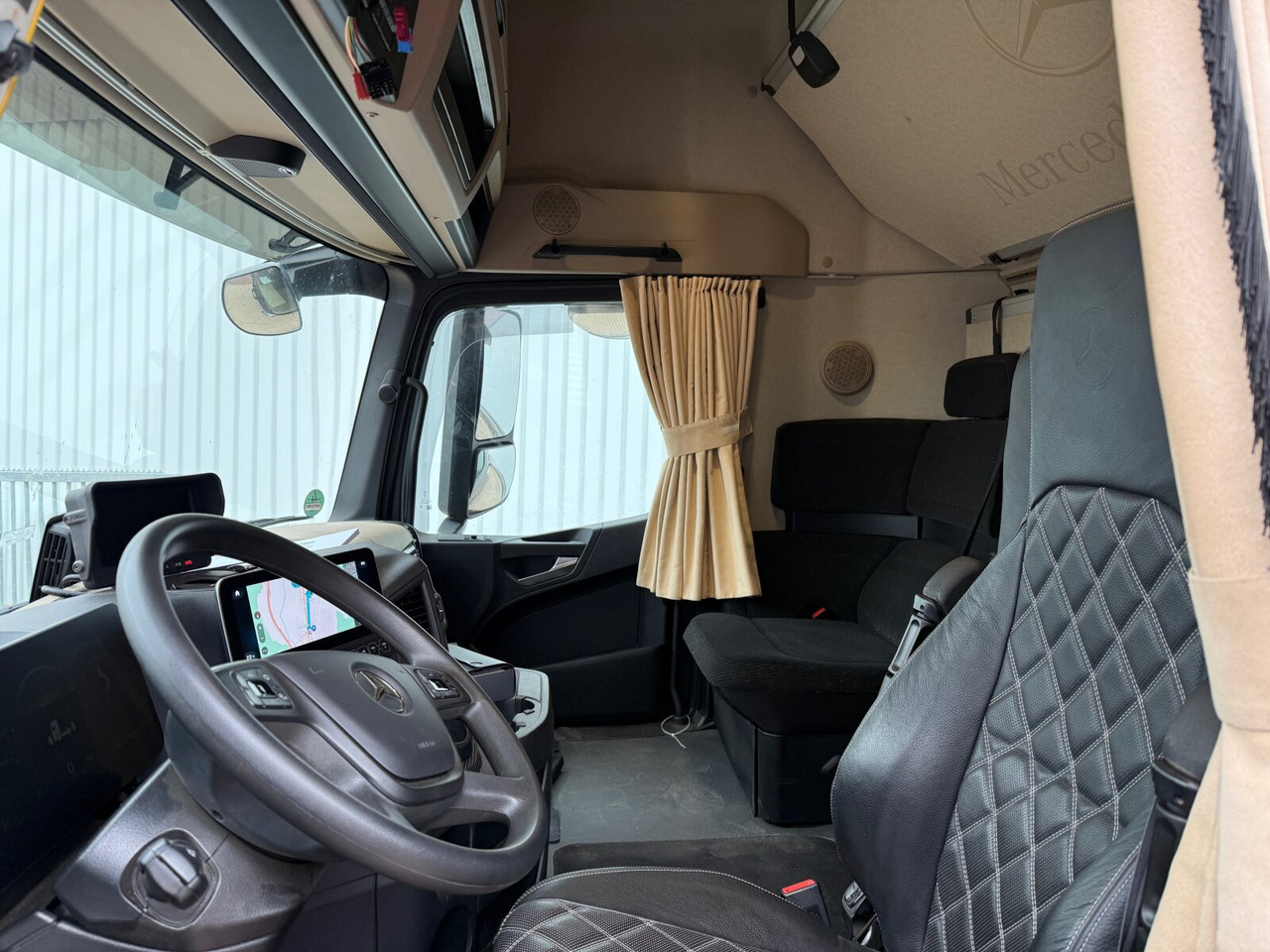Mercedes-Benz Actros 2552 L 6x2 Actros 2552 L 6x2, Lenk/Lift, Retarder, GigaSpace, LED, Motorabtrieb, Meiller Tectrum, Funk - Hook lift truck: picture 5 Mercedes-Benz Actros 2552 L 6x2 Actros 2552 L 6x2, Lenk/Lift, Retarder, GigaSpace, LED, Motorabtrieb, Meiller Tectrum, Funk - Hook lift truck: picture 5
