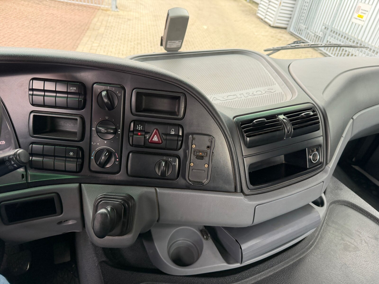 Mercedes-Benz Actros 2641 6x4 Actros 2641 6x4 - Hook lift truck: picture 3 Mercedes-Benz Actros 2641 6x4 Actros 2641 6x4 - Hook lift truck: picture 3