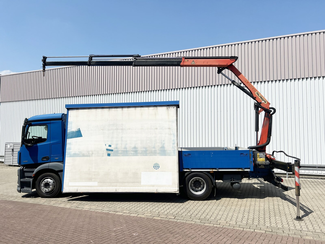 Leasing of Mercedes-Benz Antos 1836 L 4x2 Antos 1836 L 4x2, Glastransporter, Heckkran Palfinger Pk 12002-EH, Funk Mercedes-Benz Antos 1836 L 4x2 Antos 1836 L 4x2, Glastransporter, Heckkran Palfinger Pk 12002-EH, Funk: picture 12
