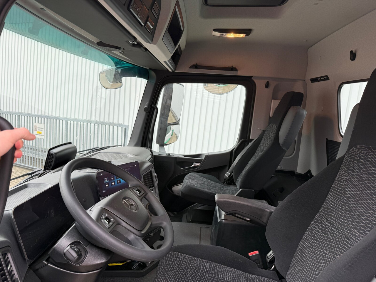 Mercedes-Benz Arocs 1840 K 4x2 Arocs 1840 K 4x2, MultimediaCockpit, Alu-Bordwände, Platz für Kranmontage - Tipper: picture 5 Mercedes-Benz Arocs 1840 K 4x2 Arocs 1840 K 4x2, MultimediaCockpit, Alu-Bordwände, Platz für Kranmontage - Tipper: picture 5