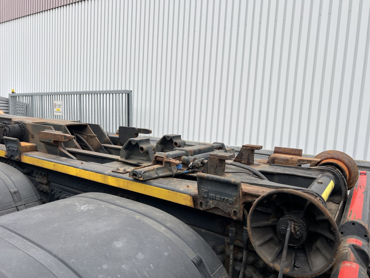 Hook lift truck Mercedes-Benz Arocs 2552 L 6x2 Arocs 2552 L 6x2, Lenk-/Liftachse 3x Vorhanden!: picture 12