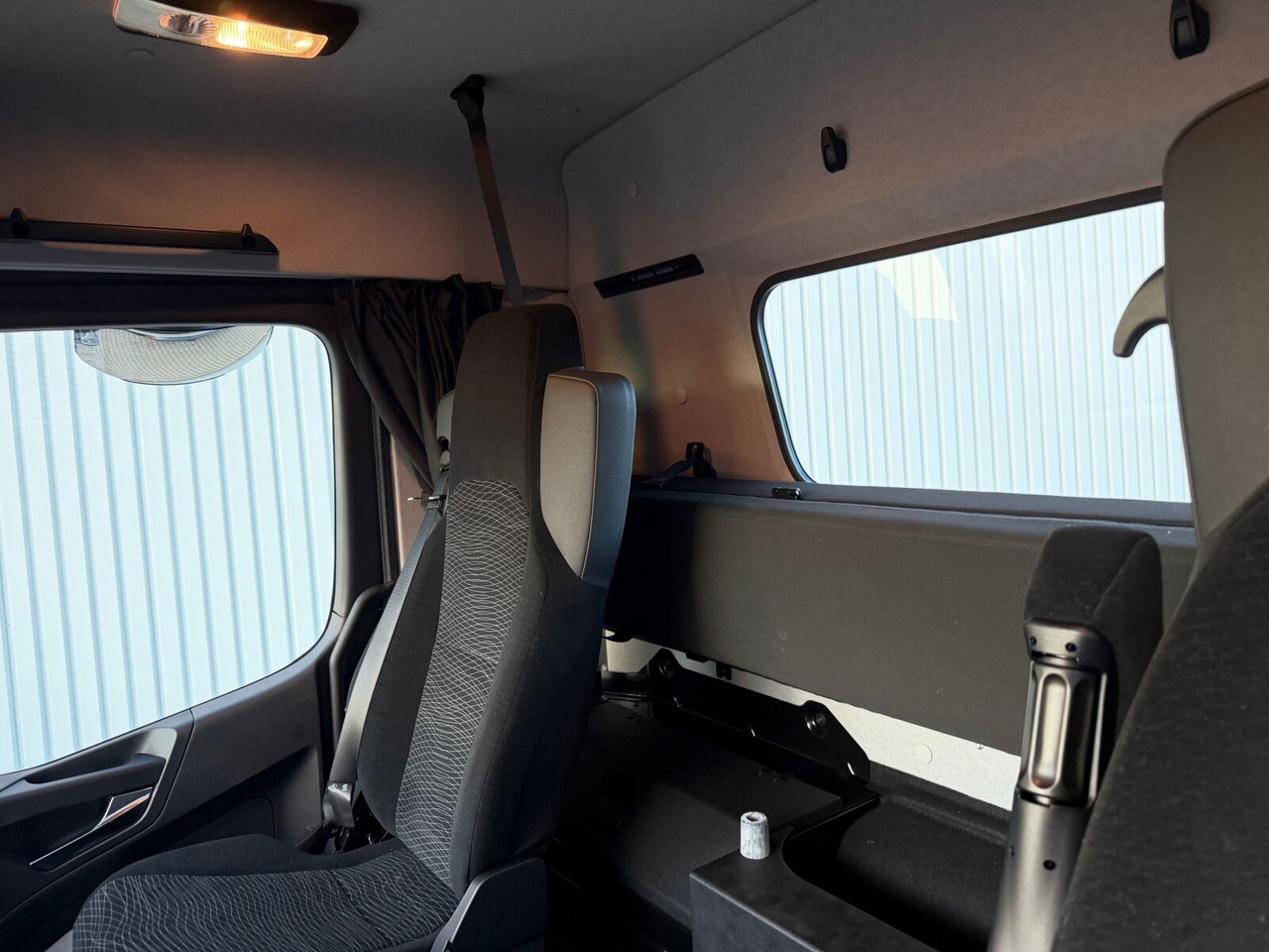 Mercedes-Benz Arocs 2553 L 6x2 Arocs 2553 L 6x2, Lenk-/Liftachse, Navi, MultimediaCockpit, Motorabtrieb - Hook lift truck: picture 5 Mercedes-Benz Arocs 2553 L 6x2 Arocs 2553 L 6x2, Lenk-/Liftachse, Navi, MultimediaCockpit, Motorabtrieb - Hook lift truck: picture 5