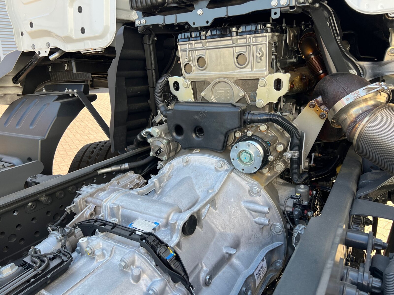 New Concrete mixer truck Mercedes-Benz Arocs 3240 8x4 Arocs 3240 8x4, 9/10m³ Mischer: picture 11