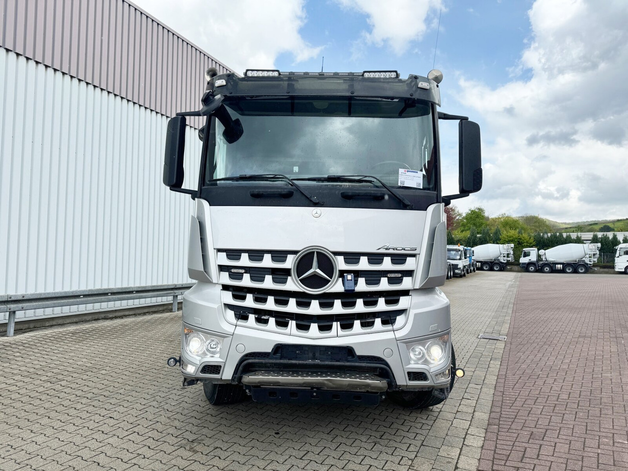 Leasing of Mercedes-Benz Arocs 3258 LK 8x4/4 Arocs 3258 LK 8x4/4, Retarder, Bi-Xenon, Stahlmulde ca. 14m³, hydr. Heckklappenöffnung Mercedes-Benz Arocs 3258 LK 8x4/4 Arocs 3258 LK 8x4/4, Retarder, Bi-Xenon, Stahlmulde ca. 14m³, hydr. Heckklappenöffnung: picture 9
