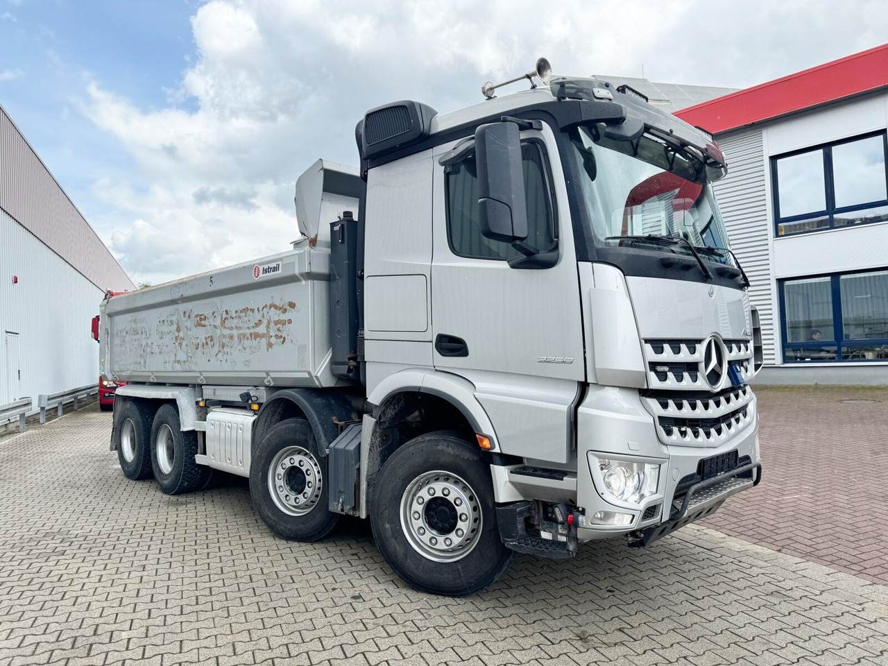 Leasing of Mercedes-Benz Arocs 3258 LK 8x4/4 Arocs 3258 LK 8x4/4, Retarder, Bi-Xenon, Stahlmulde ca. 14m³, hydr. Heckklappenöffnung Mercedes-Benz Arocs 3258 LK 8x4/4 Arocs 3258 LK 8x4/4, Retarder, Bi-Xenon, Stahlmulde ca. 14m³, hydr. Heckklappenöffnung: picture 10