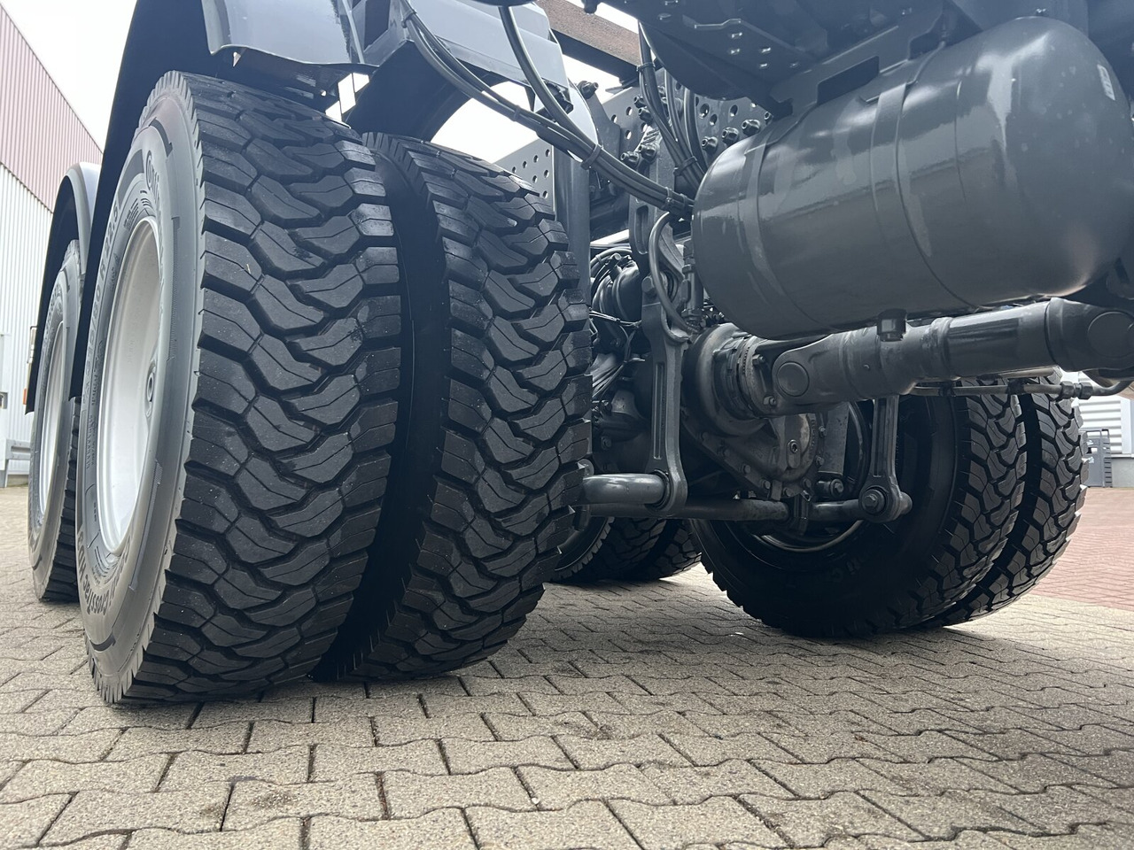 Mercedes-Benz Arocs 3340/46 A 6x6 Arocs 3340/46 A 6x6/39, Grounder - Hook lift truck: picture 3 Mercedes-Benz Arocs 3340/46 A 6x6 Arocs 3340/46 A 6x6/39, Grounder - Hook lift truck: picture 3