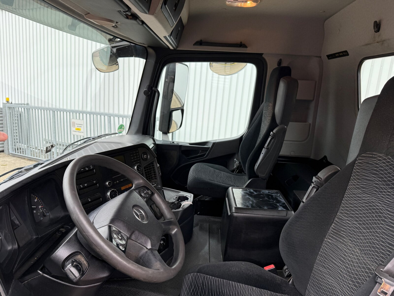 Mercedes-Benz Arocs 3363 K 6x4 Arocs 3363 K 6x4, Grounder, Turbo-Retarder-Kupplung, Bordmatik - Tipper: picture 3 Mercedes-Benz Arocs 3363 K 6x4 Arocs 3363 K 6x4, Grounder, Turbo-Retarder-Kupplung, Bordmatik - Tipper: picture 3