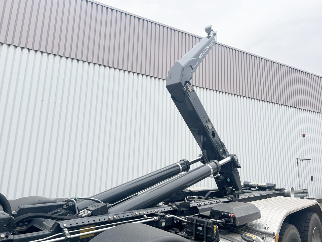 New Hook lift truck Mercedes-Benz Arocs 4142/48 8x4/4 Arocs 4142/48 8x4/4, Grounder, Meiller RS26 62-K, Funk, Motorabtrieb: picture 14 New Hook lift truck Mercedes-Benz Arocs 4142/48 8x4/4 Arocs 4142/48 8x4/4, Grounder, Meiller RS26 62-K, Funk, Motorabtrieb: picture 14